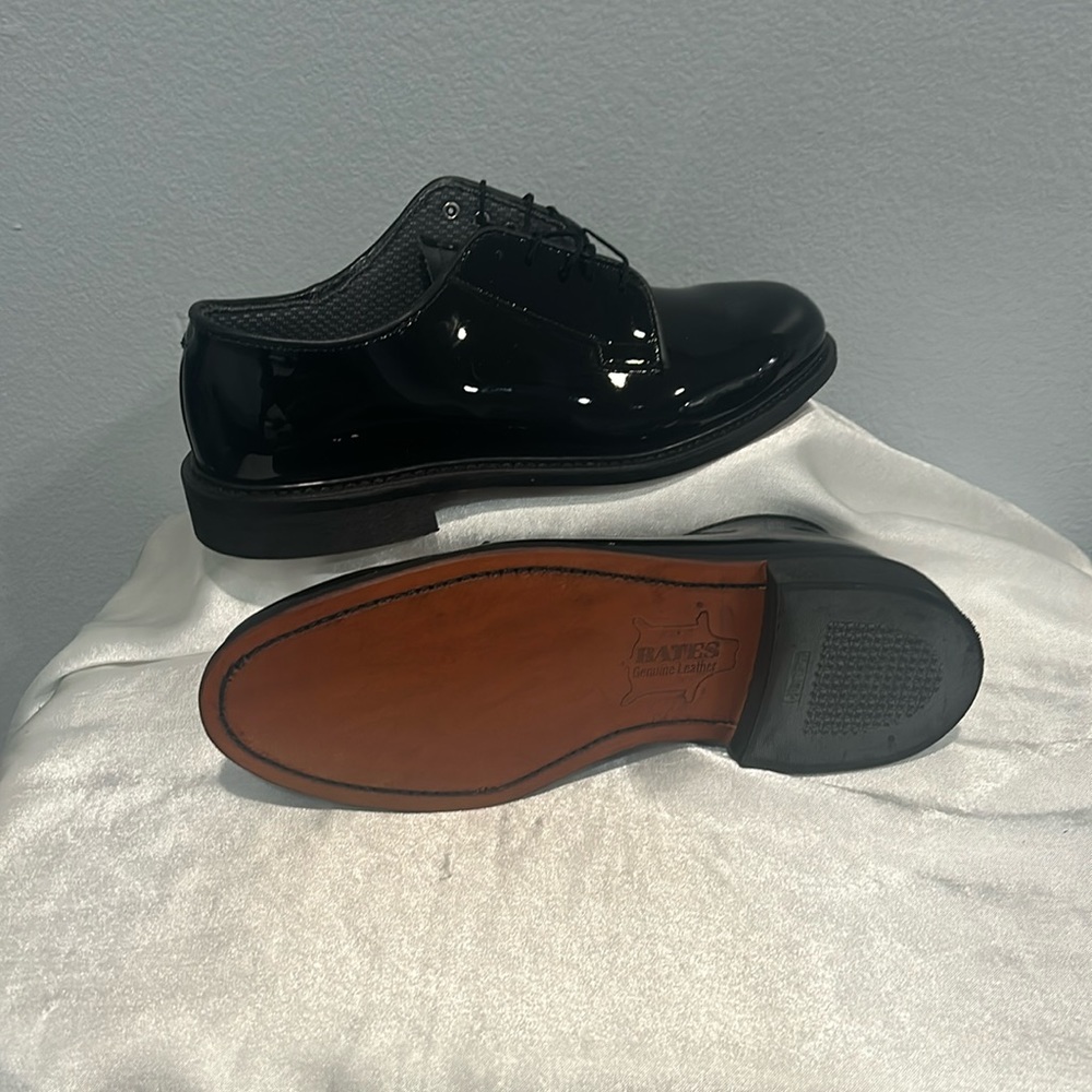 Bates men’s high gloss leather sole shoe.